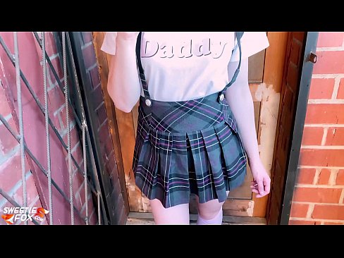 ❤️ Msichana wa shule Ananyonya Dick yake kwa kina na kutombana badala ya madarasa. ️❌
